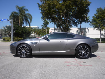Aston Martin DB9
