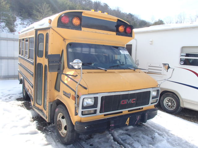 GMC Cutaway Van