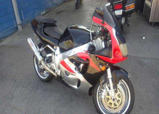Suzuki GSX-R750