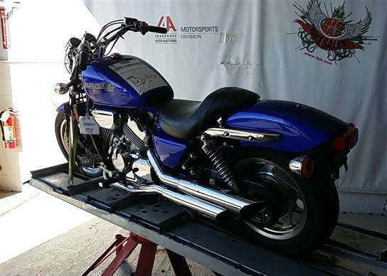 Honda VF750C (MAGNA)