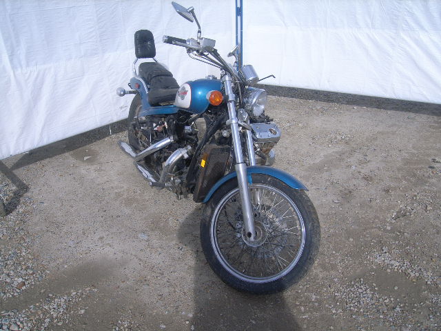 Honda VT600CD (SHADOW VLX DELUXE)