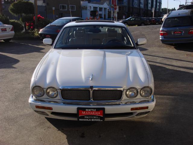 Jaguar XJR