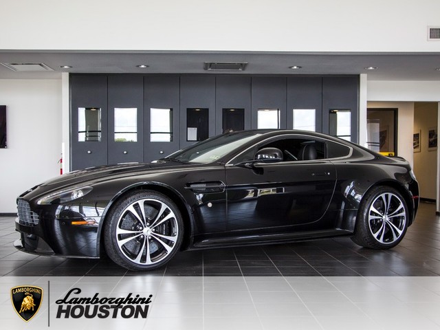 Aston Martin V12 Vantage
