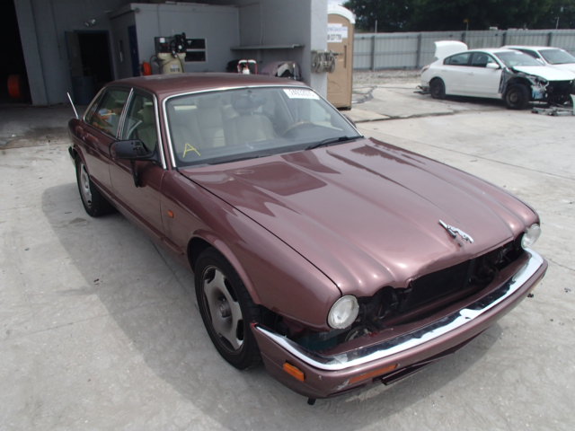 Jaguar XJR