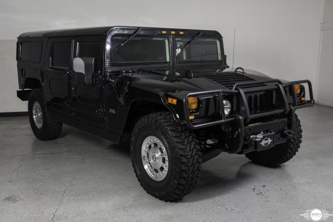 HUMMER H1