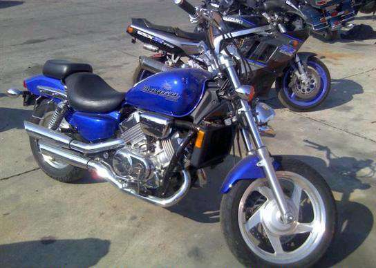 Honda VF750C (MAGNA)