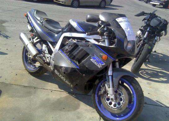 Suzuki GSX-R750