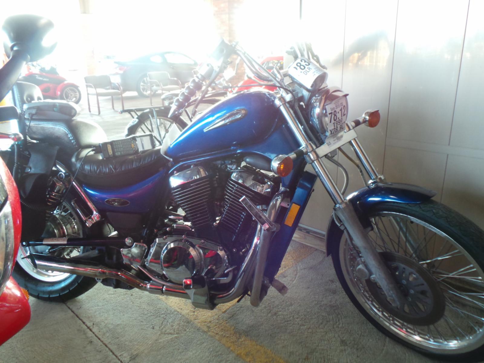 Suzuki VS800