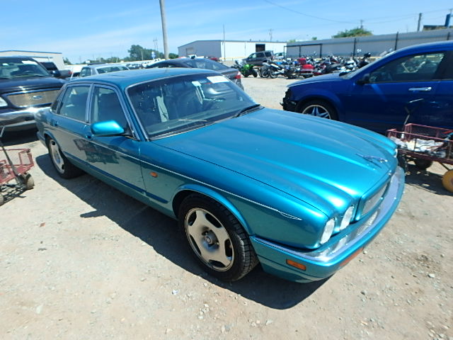 Jaguar XJR