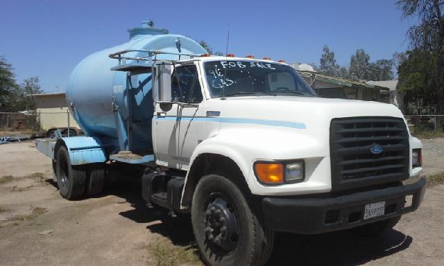 Ford F-700