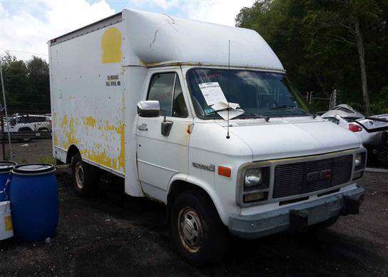 GMC Cutaway Van