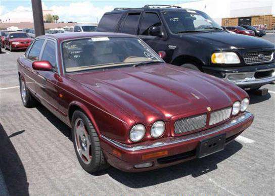 Jaguar XJR