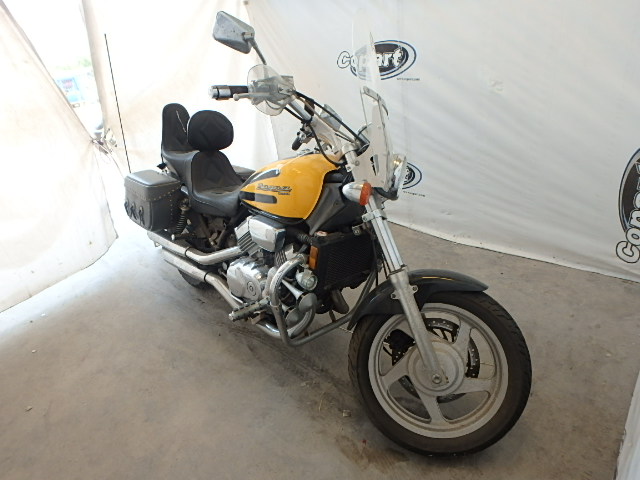 Honda VF750C2 (MAGNA)