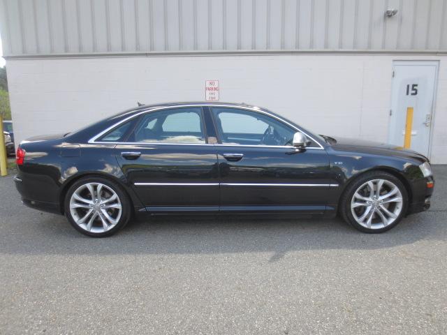 2009 Audi S8