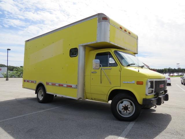 GMC Cutaway Van