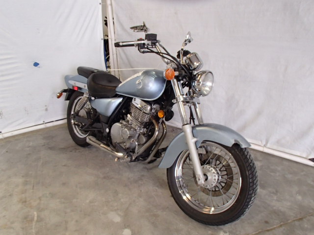 Suzuki GZ250