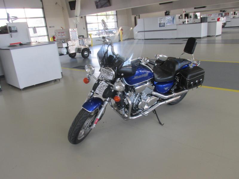 Honda VF750C (MAGNA)