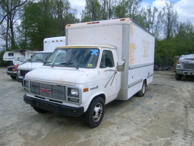 GMC Cutaway Van
