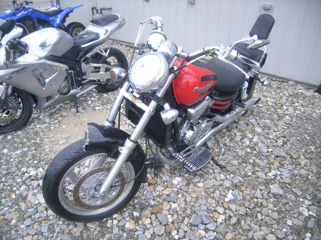 Honda VF750C2 (MAGNA)