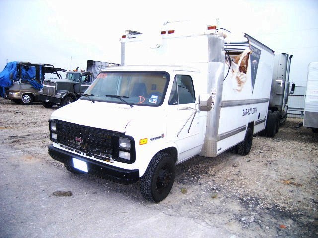 GMC Cutaway Van