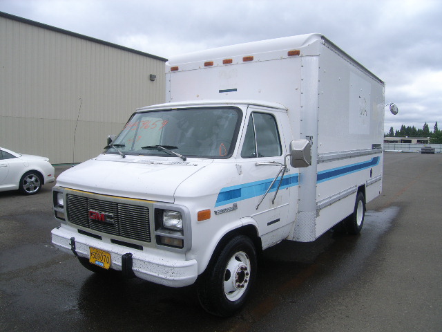 GMC Cutaway Van