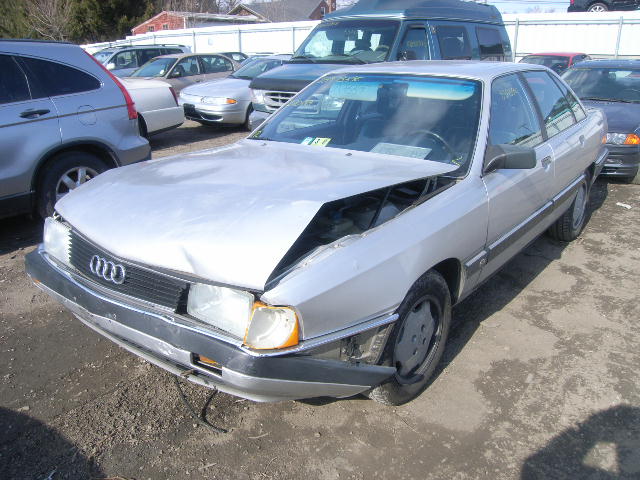 Audi 100