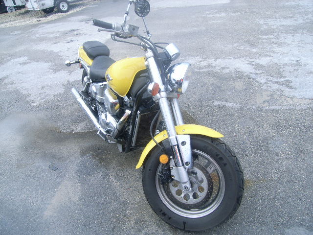 Suzuki VZ800