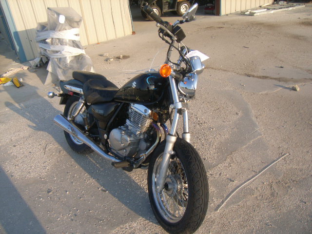 Suzuki GZ250
