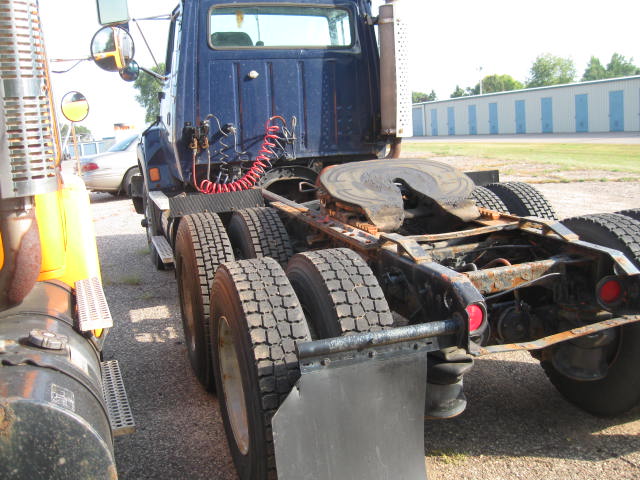 Ford LA9000
