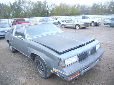 1987 OLDSMOBILE Cutlass Salon - License Plate