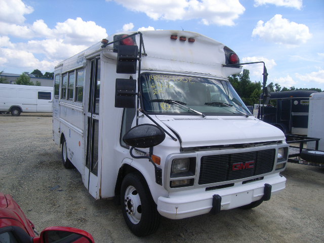 GMC Cutaway Van