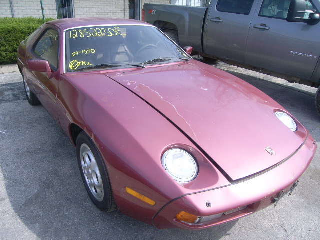 1981 PORSCHE 928