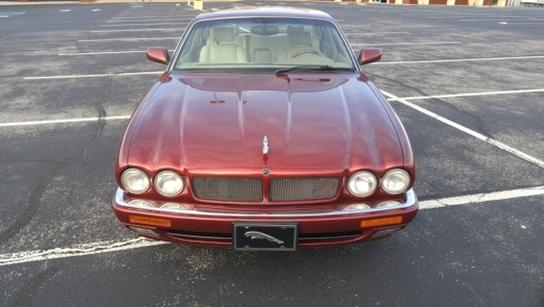 Jaguar XJR
