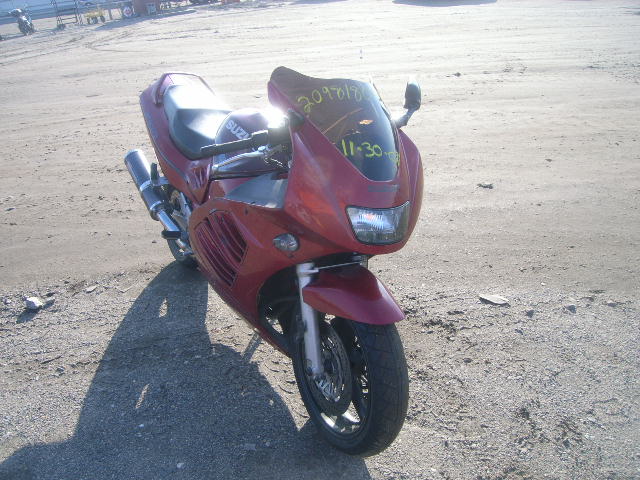 Suzuki RF900R