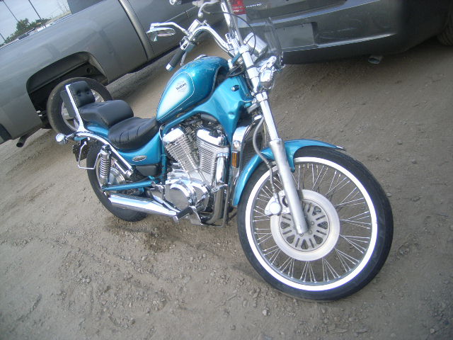 Suzuki VS800