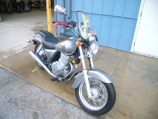 Suzuki GZ250