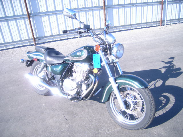 Suzuki GZ250