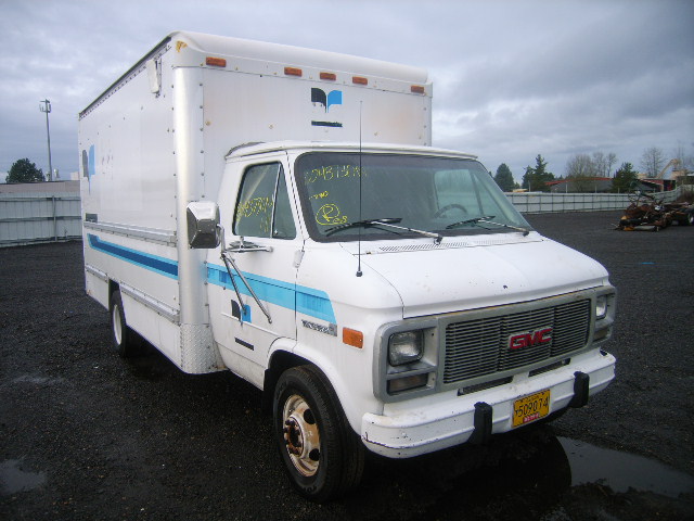 GMC Cutaway Van