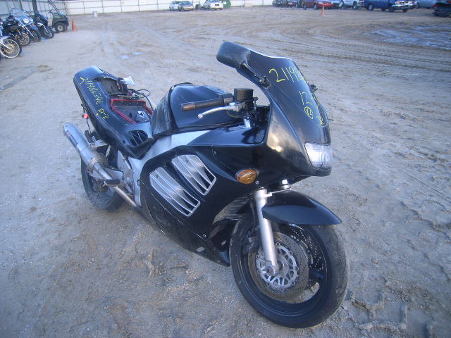 Suzuki RF900R