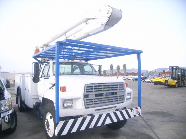 Ford F-700