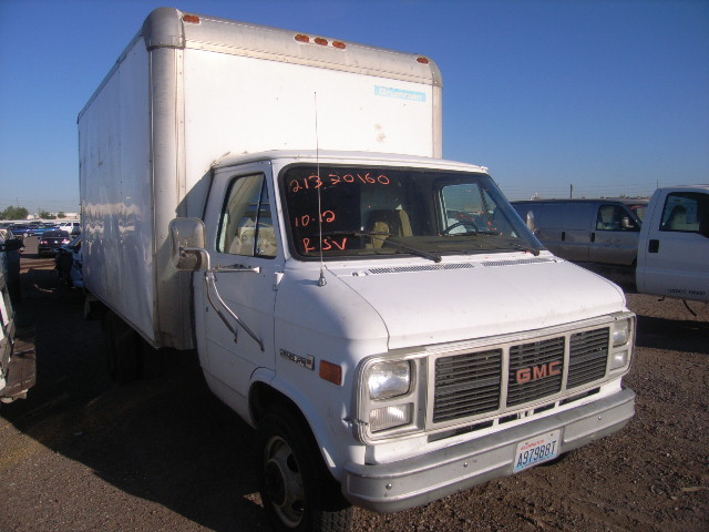 GMC Cutaway Van