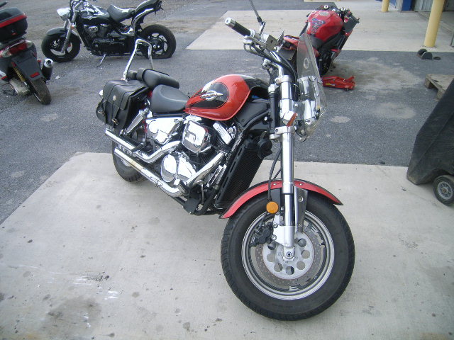 Suzuki VZ800