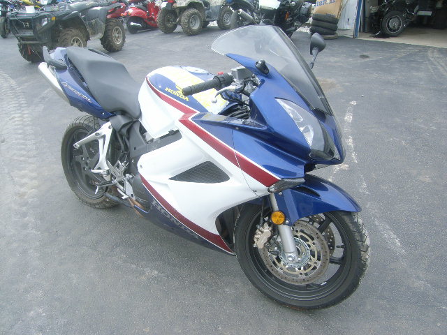 Honda VFR800A (INTERCEPTOR)