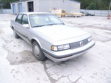 1990 OLDSMOBILE Cutlass Ciera - License Plate
