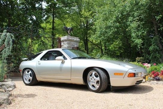 Porsche 928