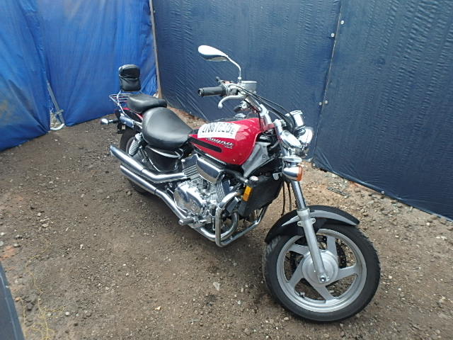 Honda VF750C2 (MAGNA)