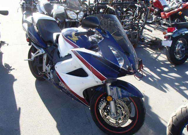 Honda VFR800A (INTERCEPTOR)