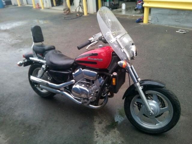 Honda VF750C2 (MAGNA)