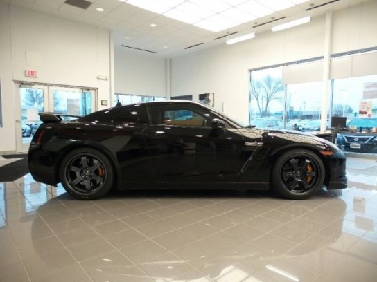 Nissan GT-R
