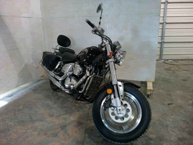 Suzuki VZ800